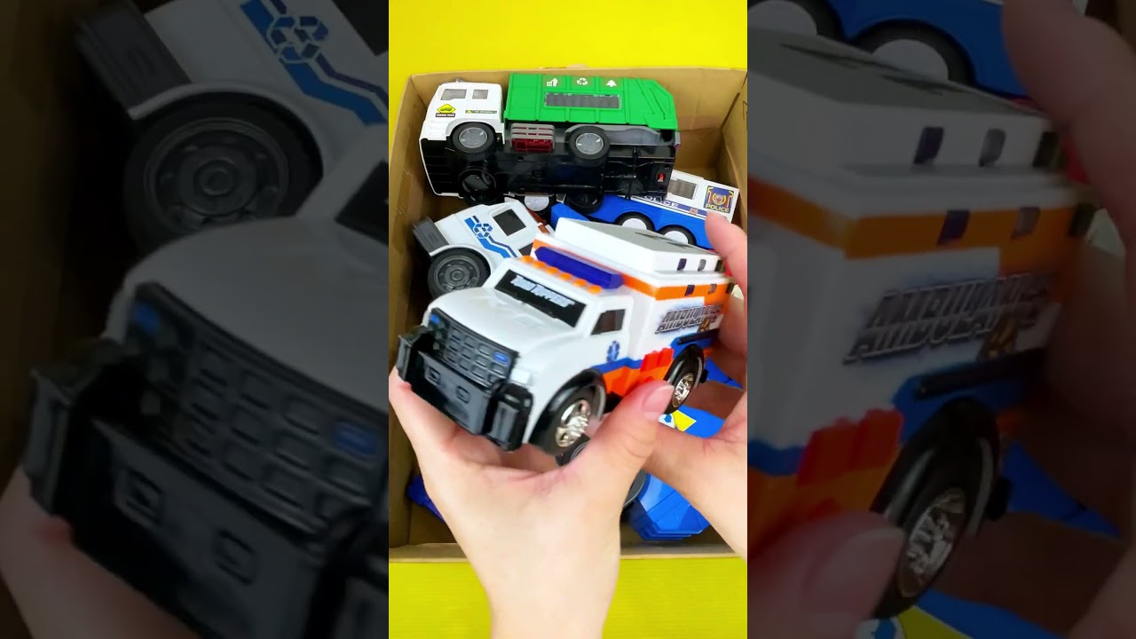 【はたらく車】救急車のおもちゃを細かくチェック！[Working car] Check out the ambulance toy in detail!