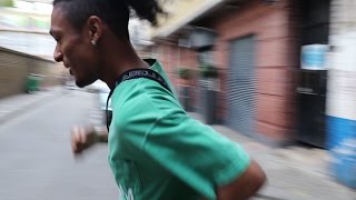 BRO SELLING HIS SUPREME UZI CHAIN