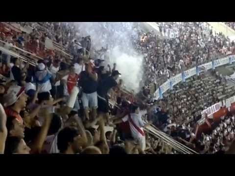"Hinchada de River vs Argentinos [GOL INCLUIDO] - Inicial 2013" Barra: Los Borrachos del Tablón • Club: River Plate