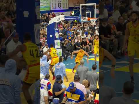 Ysmael Romero dunk in the 1st game of BSN finals