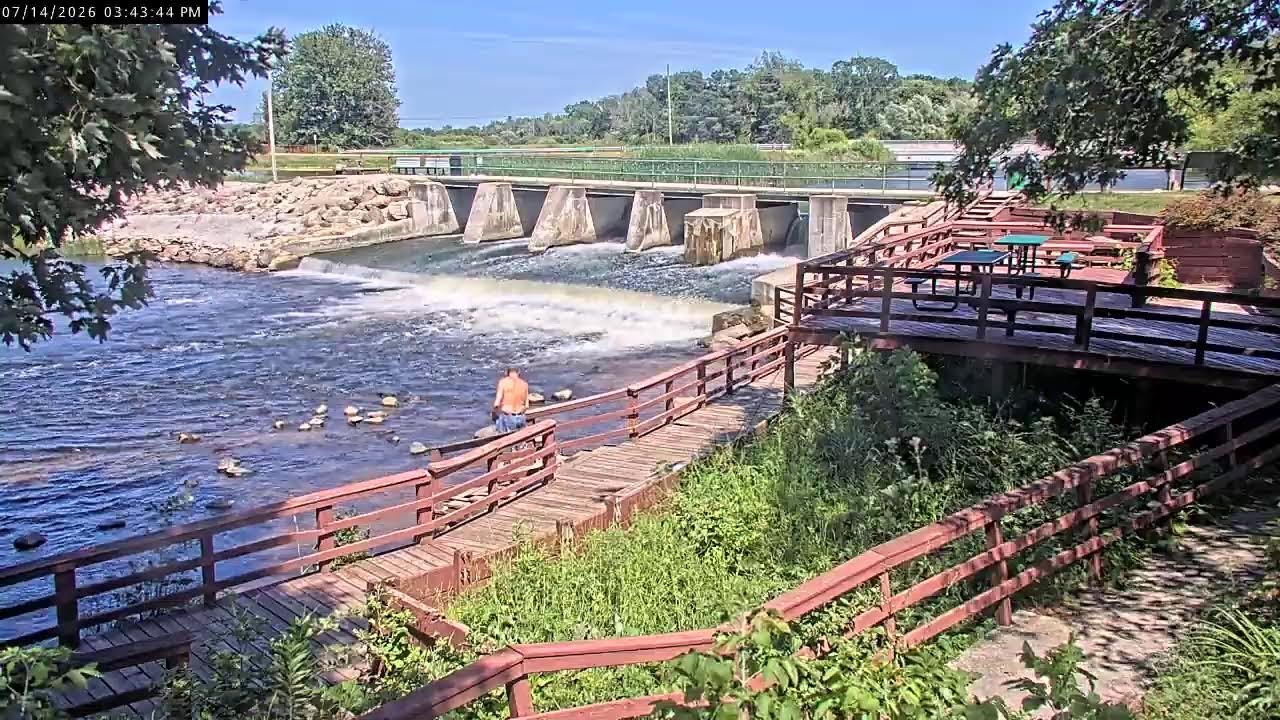 Live webcam view of Hesperia Dam, White River