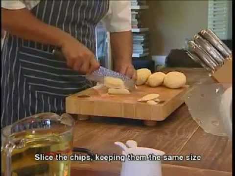 GHOEROE: Reuben maak aartappelskyfies