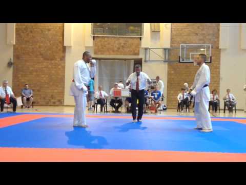 Sonny Roberts GBR (Aka) v Jeremy Delhez BEL (Shiro) - Grand Champion RD1