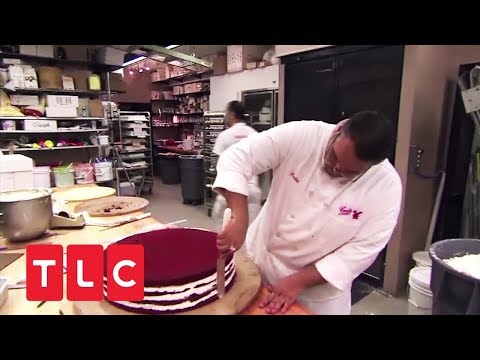 Die Hohe Kunst des Backens: Eine Hochzeitstorte für die Familie | Cake Boss | TLC Deutschland