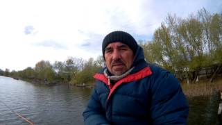Рыбалка как насаживать червя на крючок для ловли карася
