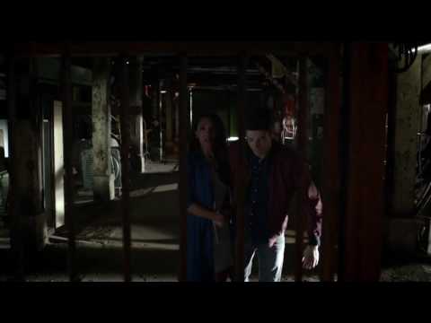 The Flash 3x1 Barry Ask the reverse flash to kill his mother