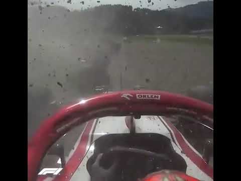 Kimi Raikkonen and Sebastian Vettel crash on final lap of Austrian GP...