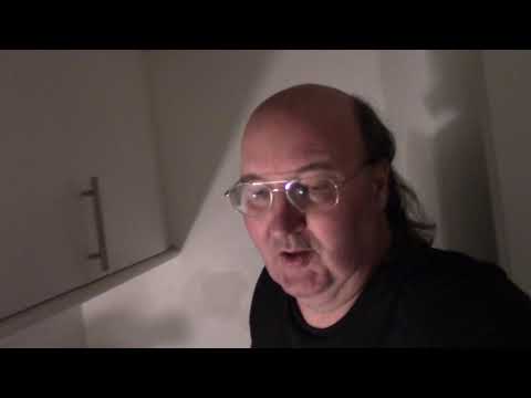 MongoTV_1672 - God HALLOWEEN - Skræller Kartofler og Steger Medisterpølse