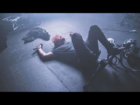 the time when Crywolf incorporated EDEN's 'Wake Up' into his own performance beautifully