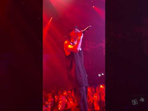 Ai mới là kẻ xấu xa - MCK live at 1900 ( album 99% )