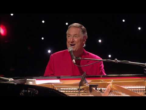 LOVE WILL KEEP US TOGETHER - Neil Sedaka Live [1080p]