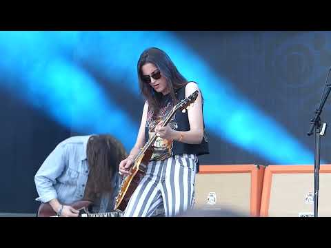 Laura COX One big mess HELLFEST 2022