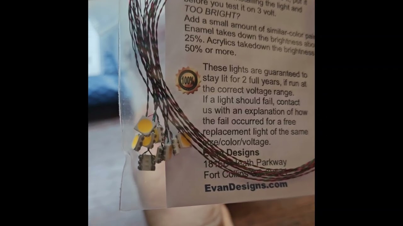 Adding lights to a dollhouse - what are the parts you'll need? #dollhouselighting