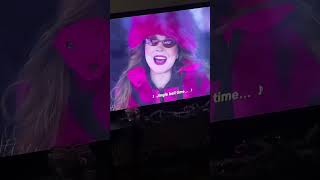 Reaction to Falling For Christmas: Lindsay Lohan singing Jingle Bell Rock YESSS 🙌 QUEEN