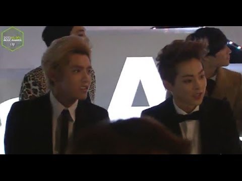 [HD]131114 LOL Kris and Xiumin reaction during Sistar performance~~