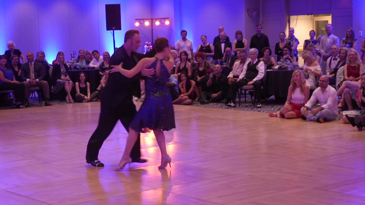 Lucila Cionci & Rodrigo "Joe" Corbata 2 of 4