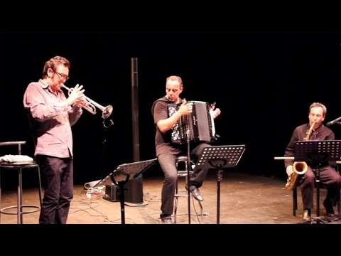 Serge Adam, Philippe Botta, David Venitucci - HRADCANY - Olyan Kösel