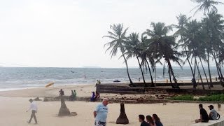preview picture of video 'Famous Colva Beach Near Madgoan City - Goa Tourism - Indian Beach Video'