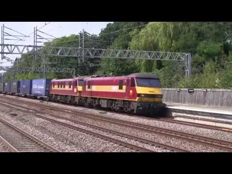 DBS Class 90 035 & 90 037 double-head through Tamworth Station [4M25 ~ Mossend to  Daventry]