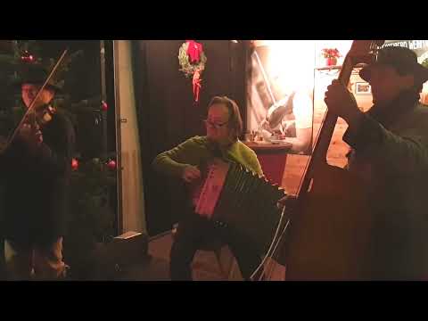 Wånn i durch geh *Knöpferlstreich und OlmHERZ #© OlmHERZ