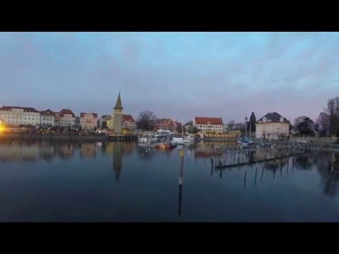STREET VIEW: Der Hafen von Lindau im Winter in GERMANY