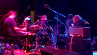 The Screaming Jets (live) - &quot;Needle&quot; (some side of stage footage)