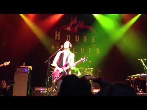 Paul Gilbert - Vibrato (Live)