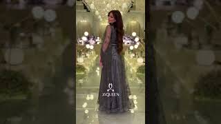 فستان سهرة بتطريز وأكمام شفافة