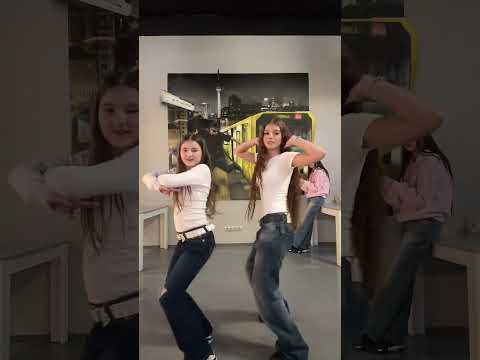 2 Sounds 1 Dance 🤔 @𝐙𝐀𝐇𝐈𝐃𝐄#short#short#este_fanija