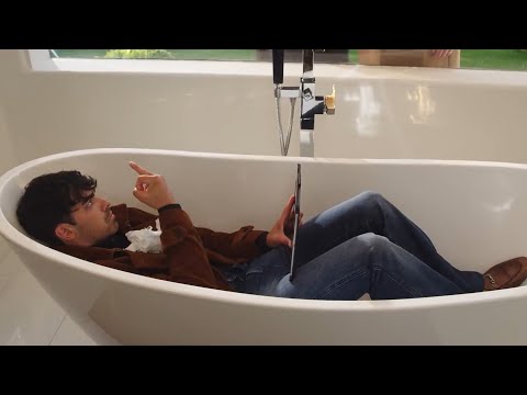 Joe Jonas being a chaotic middle child for at least 6 minutes