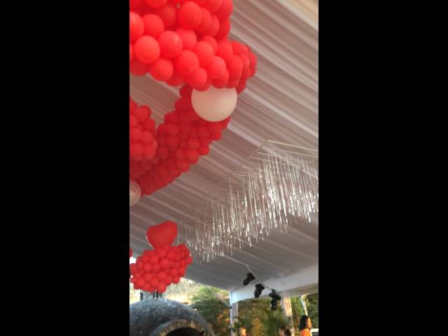Vídeo relacionado con Alltten Telón de fondo de corazones de 7 x 5 pies, telón de fondo para el día de San Valentín, telón de fondo de San Valentín para sesión de fotos, cumpleaños, boda, decoración de fiesta de los años