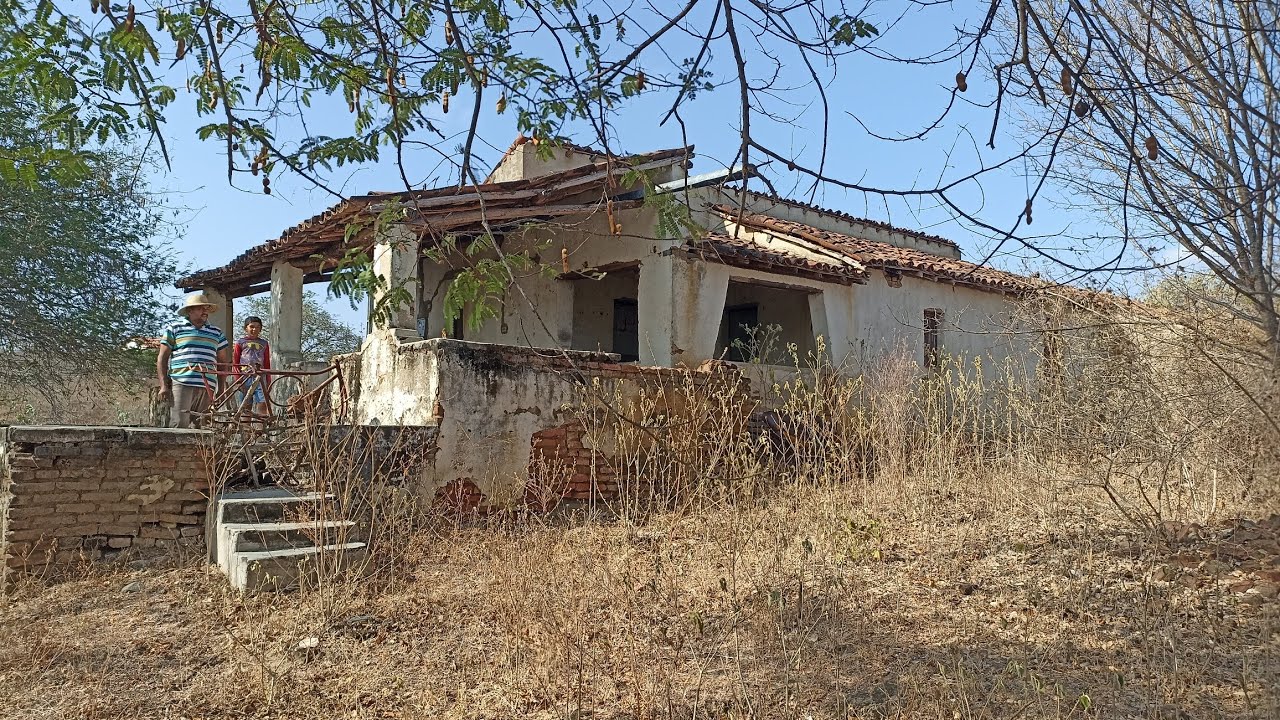CASARAO ANTIGO NO SERTAO AQUI NASCERAO 23 FILHOS