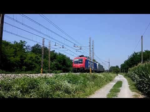 IL SALUTO DELLA SBB CARGO 484 002 CON LA 186 906 IN TRANSITO A LENTATE (Monza) 7 - 7 - 2017