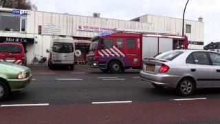 preview picture of video 'Brandweer rukt uit voor brand in supermarkt Hengelo, medewerker blust brand zelf'