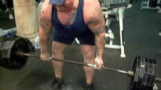 preview picture of video 'The Texas bull team B.D.U. kevin deadlift 495lbs'