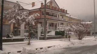 preview picture of video 'PRATO SESIA....sotto la neve 29-01-2012 ( BASSOTUBA53 )'