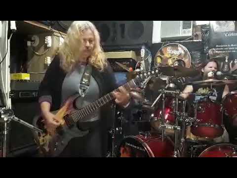 SUBMUNDO - Metal Negro  "Chuva De Enxofre"