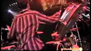 iT'S THe EnD oF THe WoRLD (As We KNoW iT AnD i FeeL FiNe) by REM with Eddie Vedder