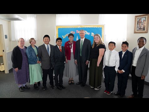 De amigo a amigo: Compartir el amor de Jesús por medio del servicio