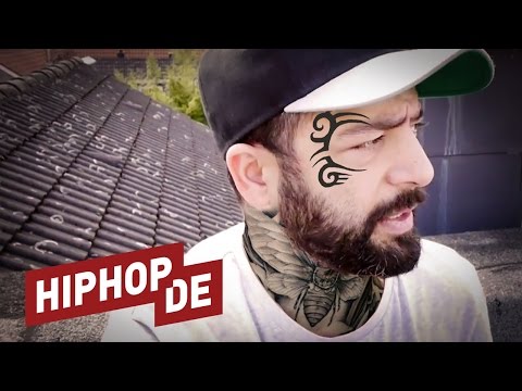 "Arschgeweih? Nein, Bumsstopper!" Die verrücktesten Tattoos & HipHop Open Wien #waslos