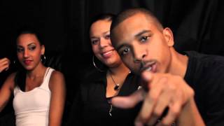 Download lagu ROUND TABLE: Sarah Jessica Parker crew steals a pair of glasses at airport!!! Exposure Nation TV mp3