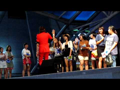 120729 LedApple Daejeon Fansign - Kyumin 2