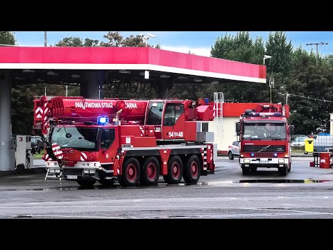 Fire CRANE! Specialist Technical Rescue Group arriving on scene - 3x Heavy Rescue trucks!