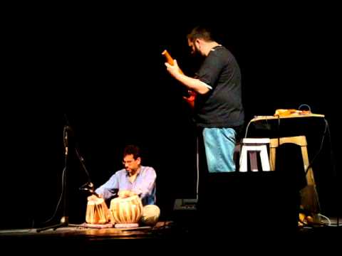 Dario Iscaro (Guitarra) - Martín Diaz (Tabla)