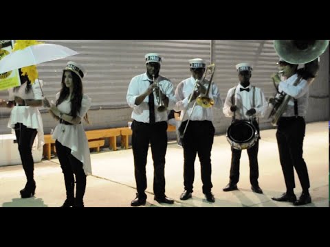 New Orleans Brass Band PARIGI  Wedding   Second line