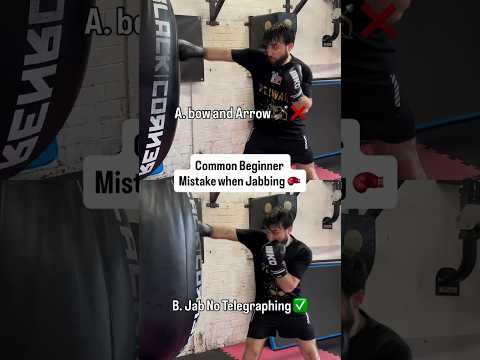 Very Common Mistake When Beginners Throw A Jab #boxing #boxingtraining #footwork