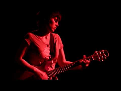 Kaki King - Doing the Wrong Thing/My Nerves That Committed Suicide (live)
