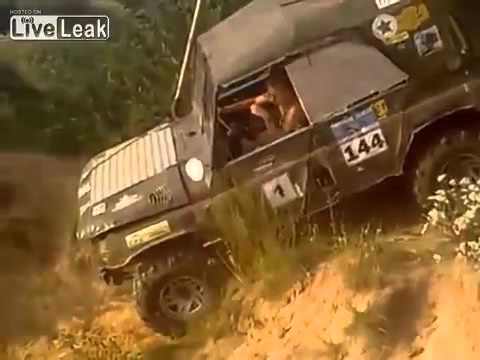 WOW! Russian UAZ jeep goes under water