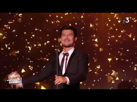 Vincent Niclo chante "Rigoletto" dans l'émission les enfants de la musique font la fête