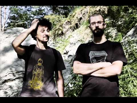 Video thumbnail for Che mi esaspera fino ad esplodere la realt� in molteplici adesso.